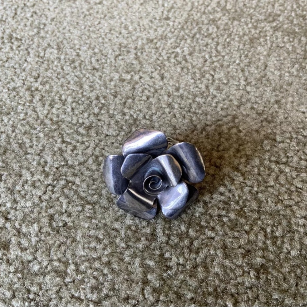 Silver Rose Ring For Women, Adjustable Size, Yang Lay Designer (2)